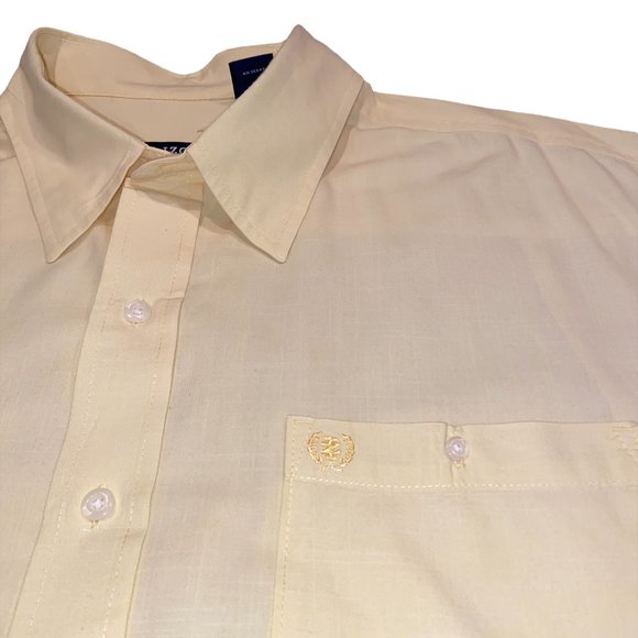 IZOD Yellow Short Sleeve Button Up, Men's Extra Large (XL) - Picture 5 of 9